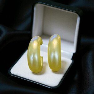 Montpellier C-Shape Hoop Pierced Earrings